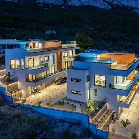 Villa Luxury Tea With Heated Pool Makarska