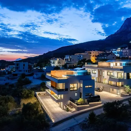 Luxury Tea With Heated Pool Makarska