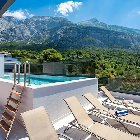 Villa Luxury Tea With Heated Pool