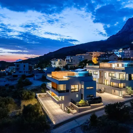 Luxury Tea With Heated Pool Villa Makarska
