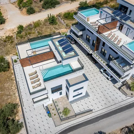 Luxury Tea With Heated Pool Villa Makarska