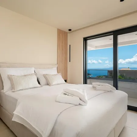 Luxury Tea With Heated Pool Makarska