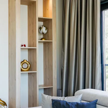 Luxury Tea With Heated Pool Makarska