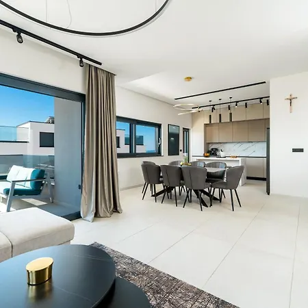 Villa Luxury Tea With Heated Pool